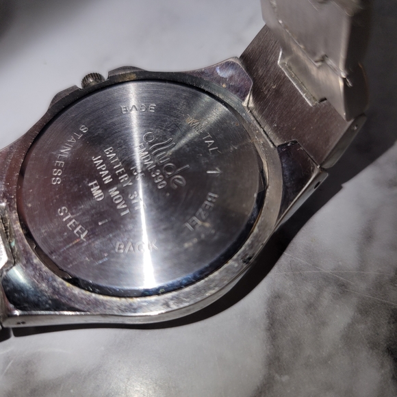 Allude Men's Silver Rist Watch - Picture 4 of 4